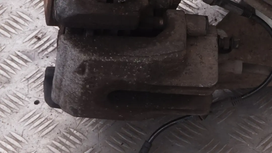 BMW E60 LCI 525i Zawieszenie zwrotnica lewy tył - SKU 6770905-2 - Numer Części 6770905