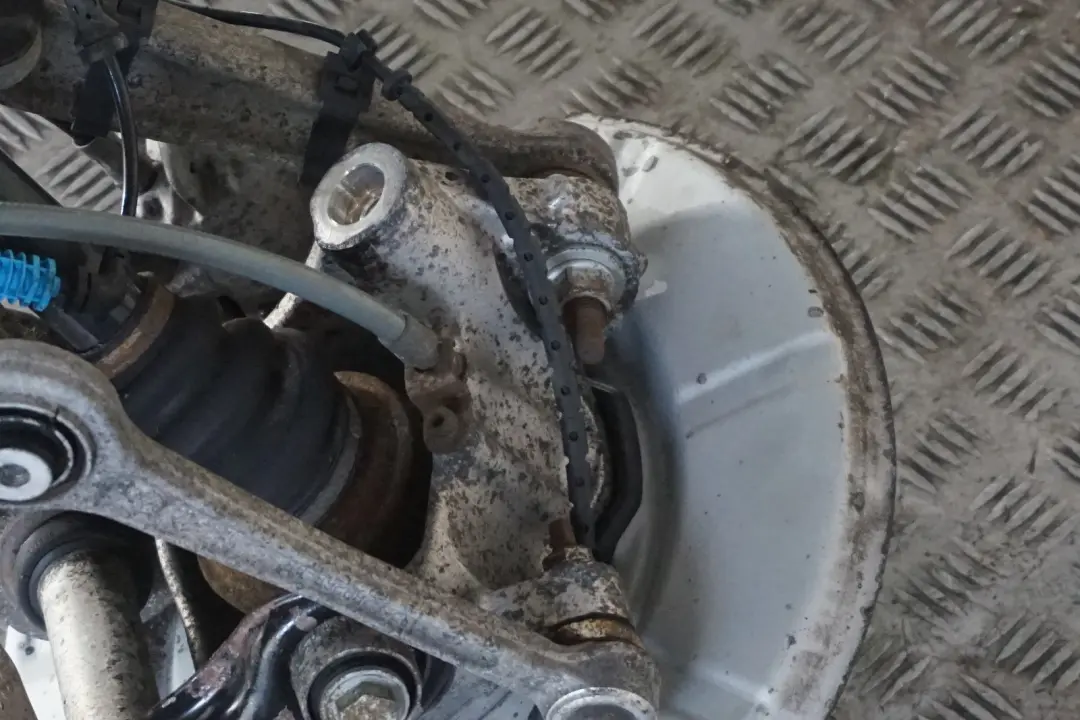 BMW 5 Reihe E60 530i M54 Federbein Radträger Hinten Links Schwenklager - SKU 6770905-5 - Teilenummer 6770905