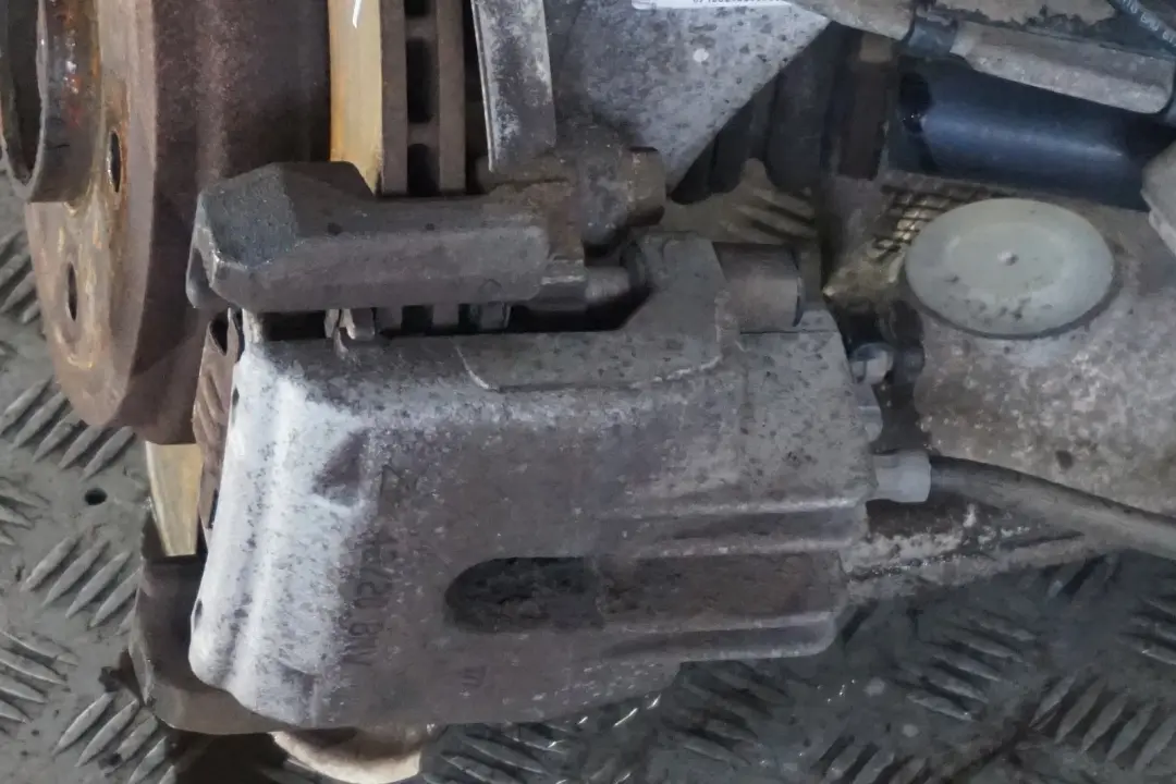 BMW 5 Reihe E60 530i M54 Federbein Radträger Hinten Links Schwenklager - SKU 6770905-5 - Teilenummer 6770905