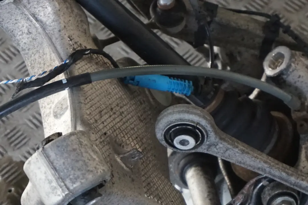 BMW 5 Series E60 530i M54 Rear Left N/S Hub Leg Carrier Brake Disc Caliper - SKU 6770905-5 - Part number 6770905