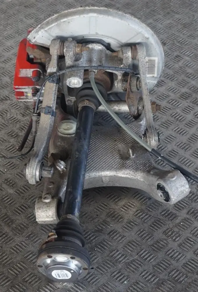 M57N Rear Left N/S Hub Leg Carrier Brake Disc Caliper to BMW 5 Series E60 530d with Part number 6770905 BMW 5 Series E60 530d M57N Rear Left N/S Hub Leg Carrier Brake Disc Caliper - SKU 6770905-7 - Part number 6770905