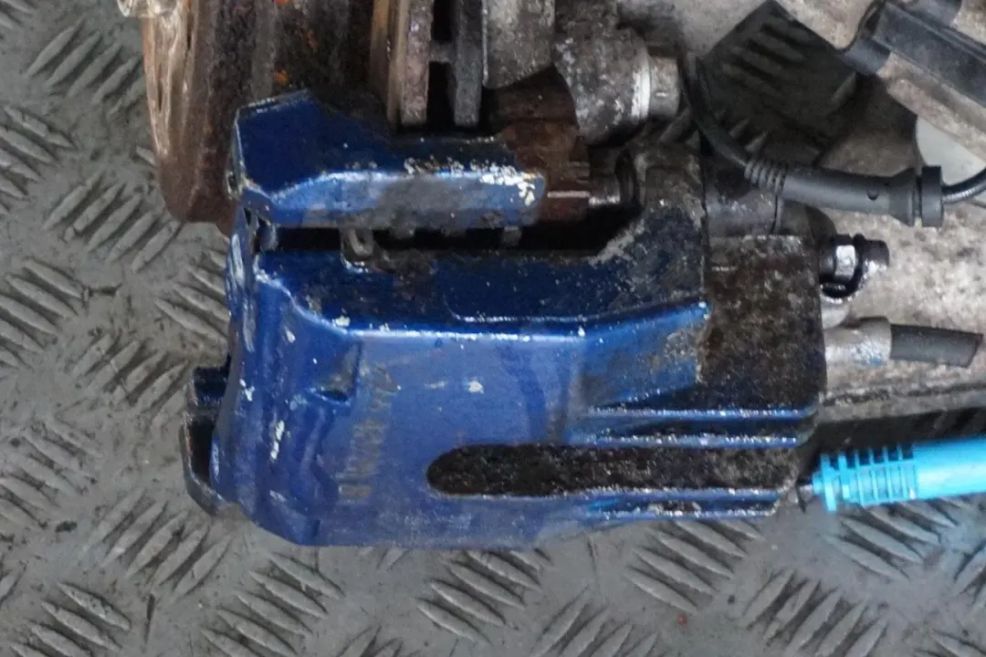 BMW E60 520d N47 177HP Zwrotnica wahacz lewy tył - SKU 6770905-8 - Numer Części 6770905