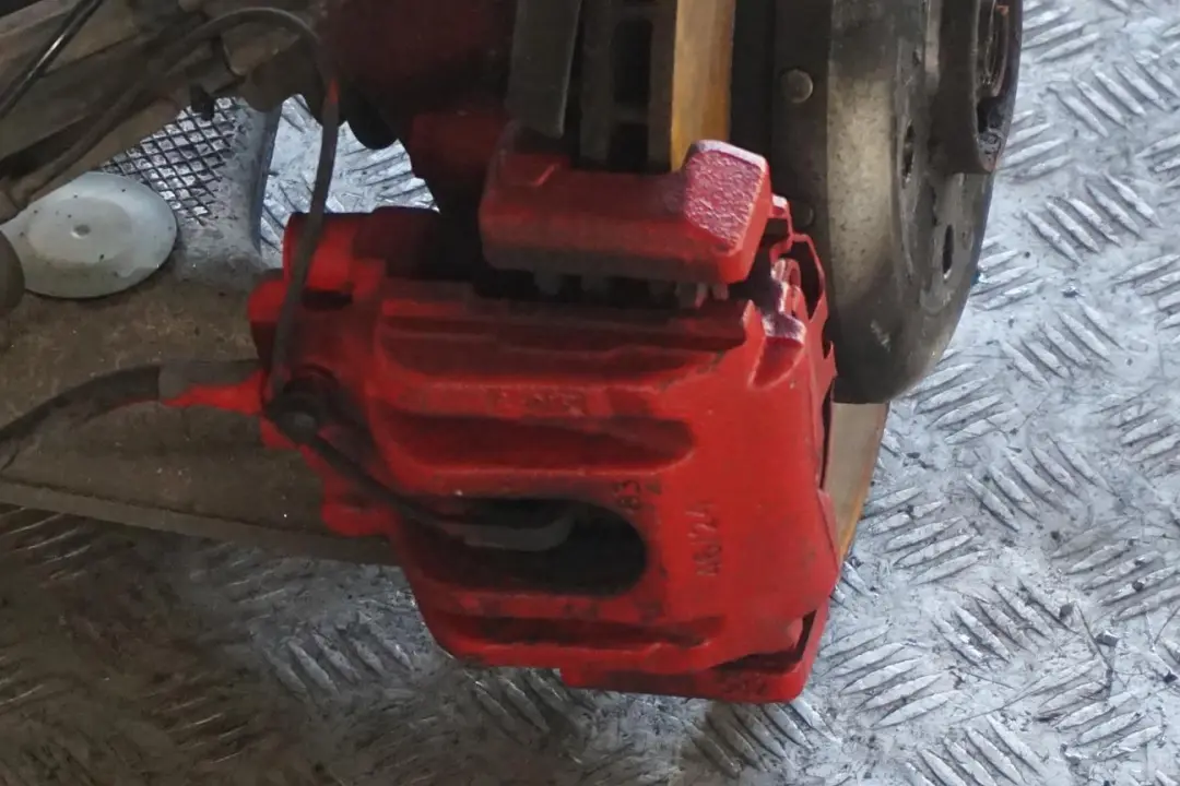 N62 Amortisseur Support de Roue Arriere Droite Pivotement pour BMW 5 E60 545i à propos du numéro de pièce 6770906 BMW 5 E60 545i N62 Amortisseur Support de Roue Arriere Droite Pivotement - SKU 6770906-11 - Numéro de pièce 6770906