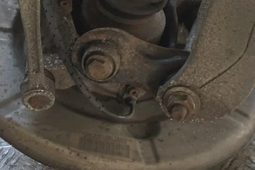 N62 Federbein Radträger Hinten Rechts Schwenklager für BMW 5 E60 545i mit Teilenummer 6770906 BMW 5 E60 545i N62 Federbein Radträger Hinten Rechts Schwenklager - SKU 6770906-11 - Teilenummer 6770906