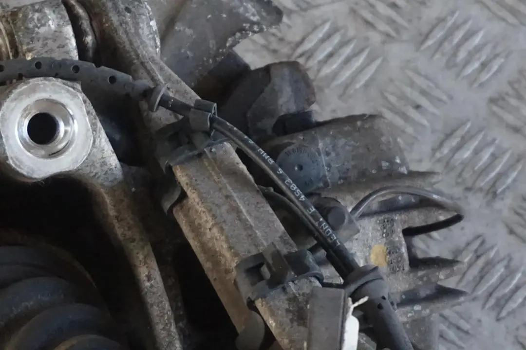 BMW 5 Series E60 525i M54 Rear Right O/S Hub Leg Carrier Brake Disc Caliper - SKU 6770906-12 - Part number 6770906