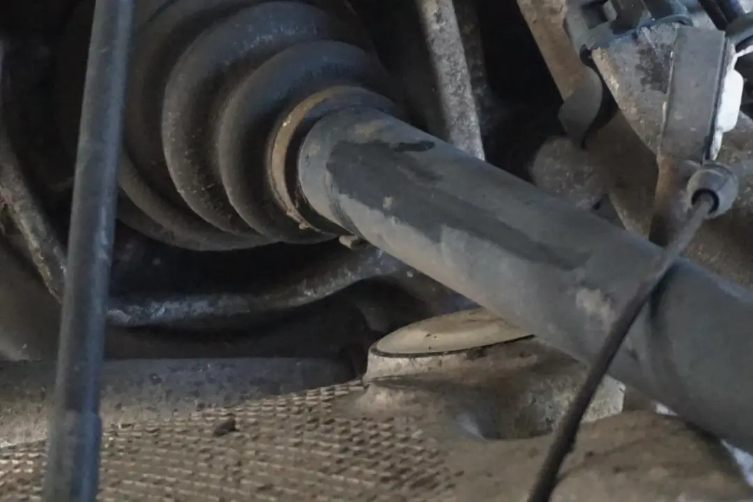 BMW 5 Series E60 525i M54 Rear Right O/S Hub Leg Carrier Brake Disc Caliper - SKU 6770906-12 - Part number 6770906