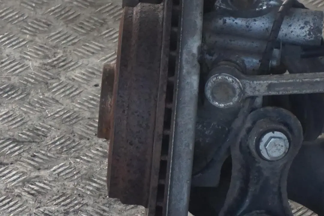 BMW 5 Reihe E60 525i M54 Federbein Radträger Hinten Rechts Schwenklager - SKU 6770906-12 - Teilenummer 6770906