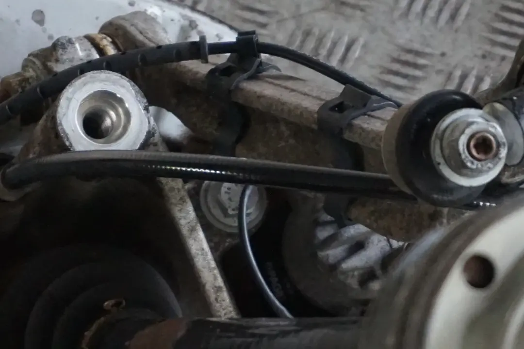 BMW 5 Reihe E60 530i M54 Federbein Radträger Hinten Rechts Schwenklager - SKU 6770906-5 - Teilenummer 6770906