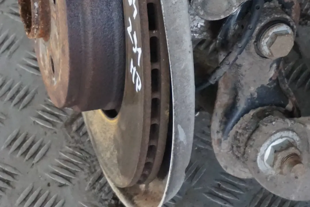 Reihe E60 530i M54 Federbein Radträger Hinten Rechts Schwenklager für BMW 5 mit Teilenummer 6770906 BMW 5 Reihe E60 530i M54 Federbein Radträger Hinten Rechts Schwenklager - SKU 6770906-5 - Teilenummer 6770906