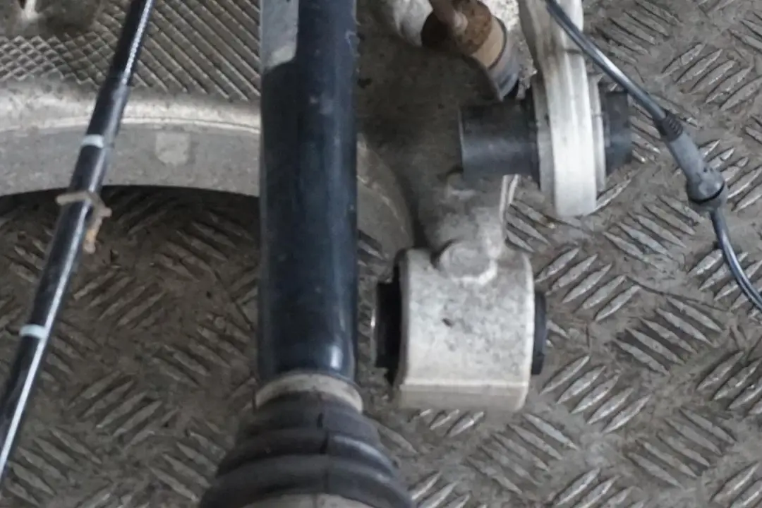 BMW E60 525d M57N Noga Zawieszenie Piasta Tylna Prawa Tył Prawy - SKU 6770906-6 - Numer Części 6770906