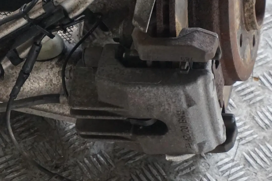 M57N Hinten Rechts Aufhängung Bein Träger Bremsscheibe Bremssattel für BMW E60 525d mit Teilenummer 6770906 BMW E60 525d M57N Hinten Rechts Aufhängung Bein Träger Bremsscheibe Bremssattel - SKU 6770906-6 - Teilenummer 6770906