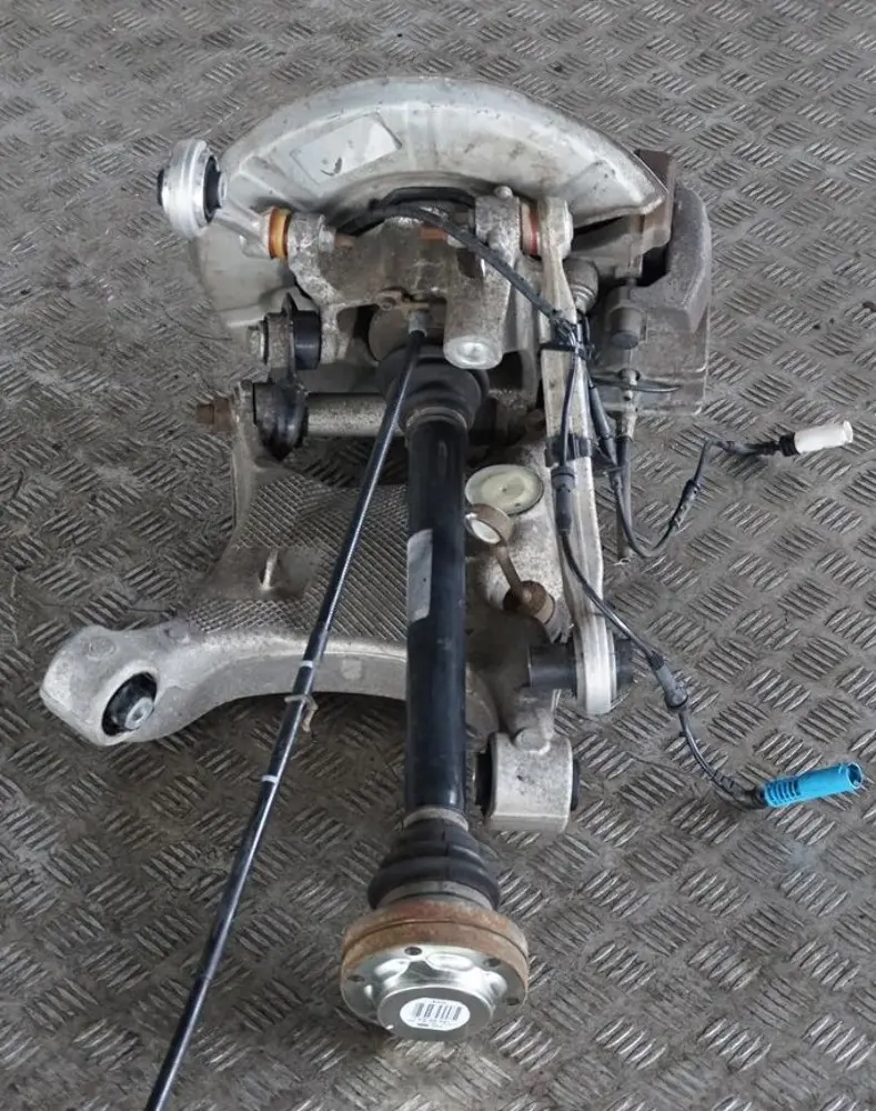 BMW E60 525d M57N Trasera Derecha Pierna Portador Pinza de Disco de Freno - SKU 6770906-6 - Número de pieza 6770906