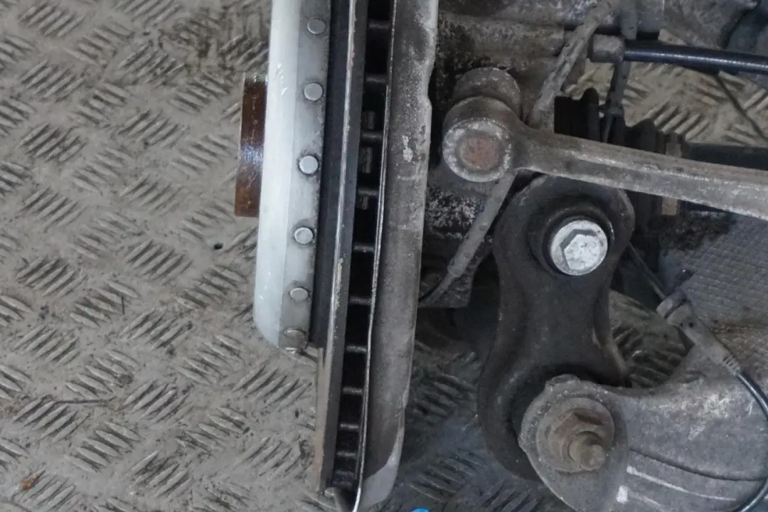 Reihe E60 545i N62 Federbein Radträger Hinten Rechts Schwenklager für BMW 5 mit Teilenummer 6770906 BMW 5 Reihe E60 545i N62 Federbein Radträger Hinten Rechts Schwenklager - SKU 6770906-9 - Teilenummer 6770906