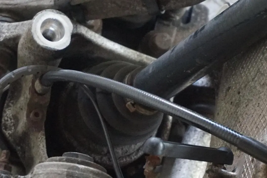 N62 Trasero Derecho Cubo Pierna Portador Pinza De Disco De Freno para BMW E60 545i con número de pieza 6770906 BMW E60 545i N62 Trasero Derecho Cubo Pierna Portador Pinza De Disco De Freno - SKU 6770906-9 - Número de pieza 6770906