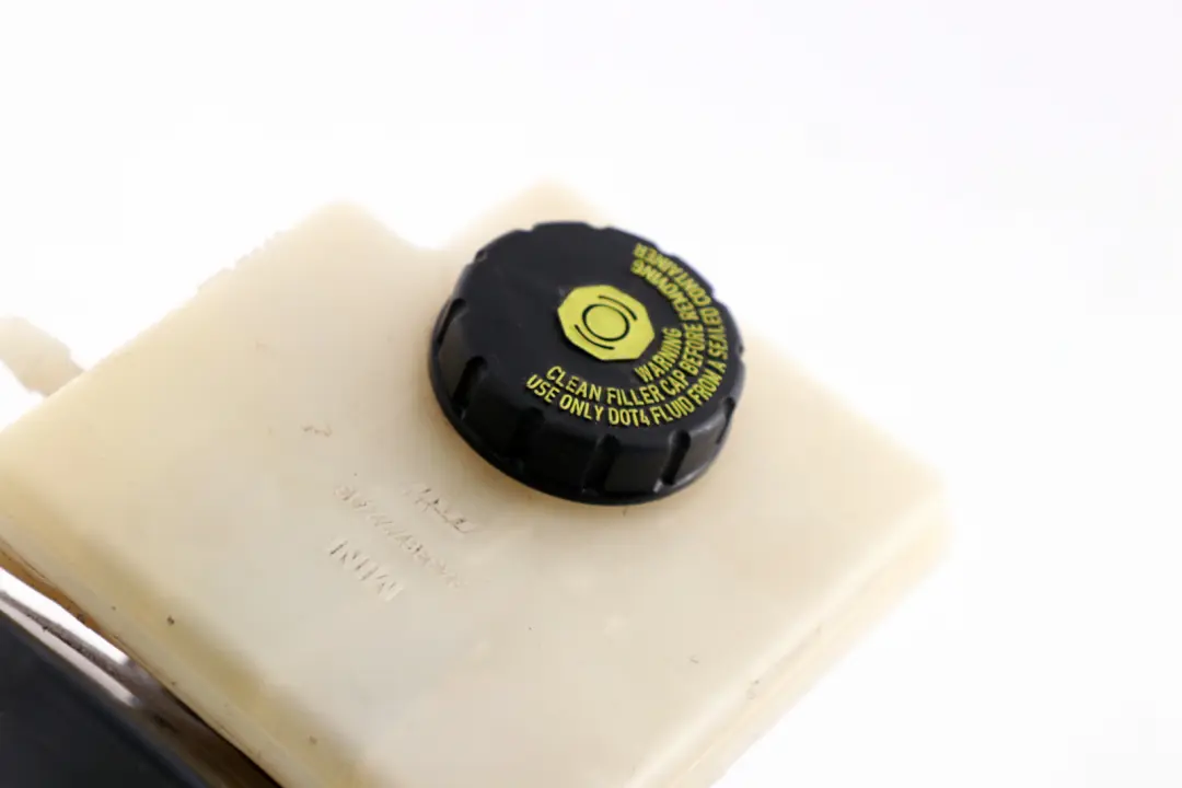 Brake Servo Unit Master Cylinder Expansion Tank to Mini Cooper One R56 with Part number 6770909 Mini Cooper One R56 Brake Servo Unit Master Cylinder Expansion Tank - SKU 6770909 - Part number 6770909