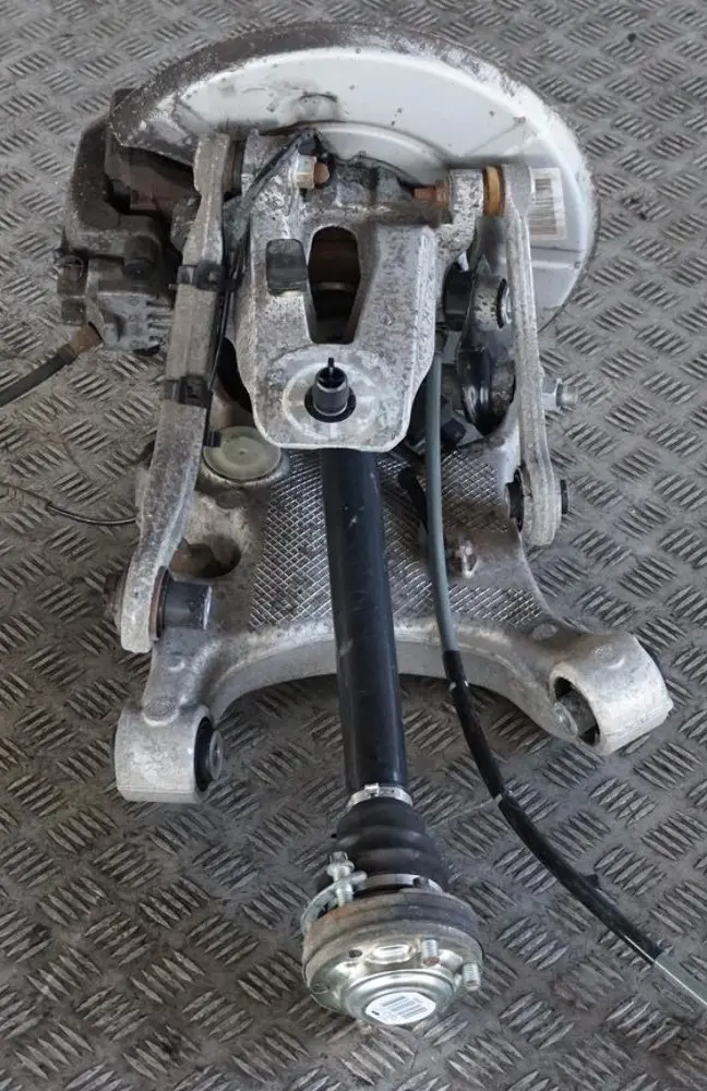 BMW 5 E61 530i N52 Rear Left N/S Output Shaft Suspension Leg Wheel Carrier - SKU 6770923-1 - Part number 6770923