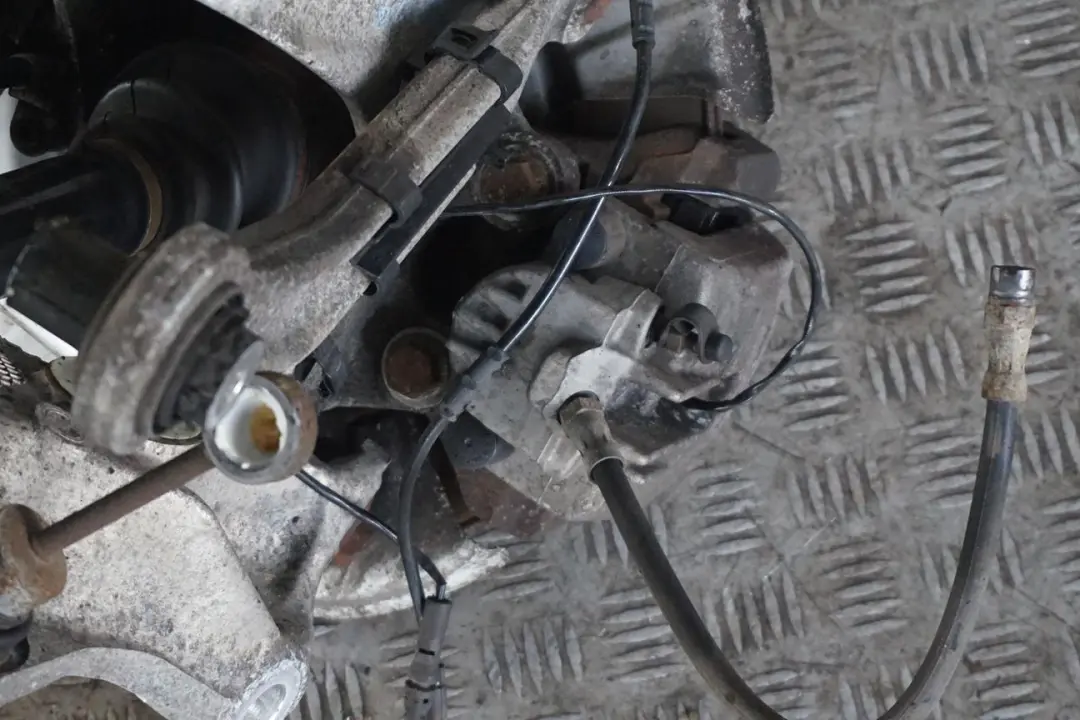 M57N 177PS Set Abtriebswelle Schwenklager Hinten Rechts für BMW 5 E61 525d mit Teilenummer 6770924 BMW 5 E61 525d M57N 177PS Set Abtriebswelle Schwenklager Hinten Rechts - SKU 6770924-1 - Teilenummer 6770924