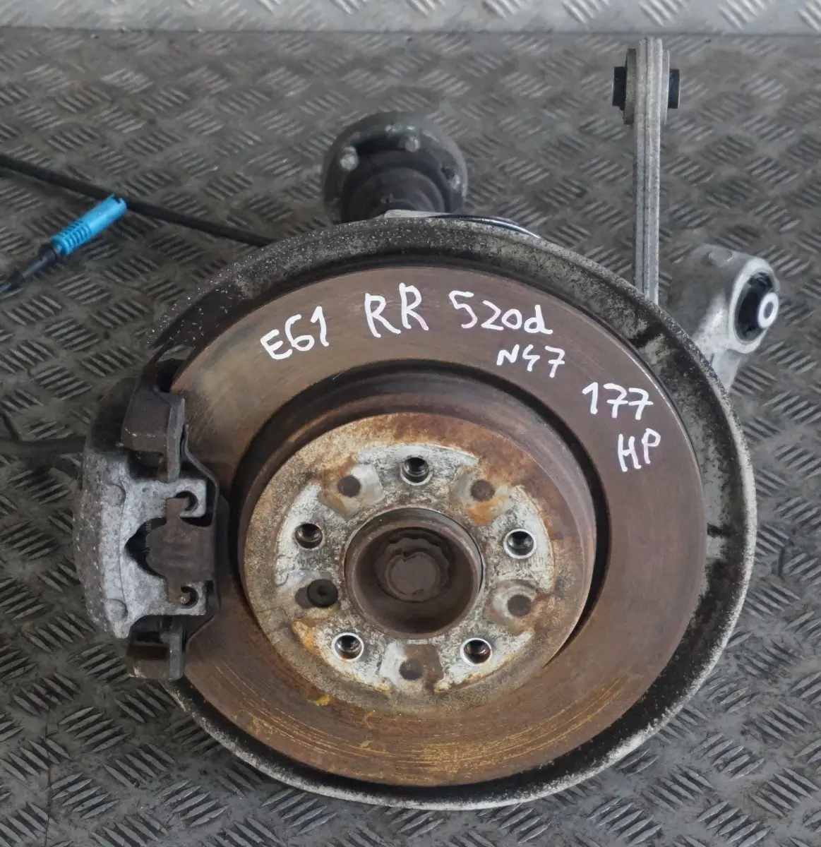 BMW E61 520d N47 Rear Right O/S Output Shaft Suspension Leg Wheel Carrier