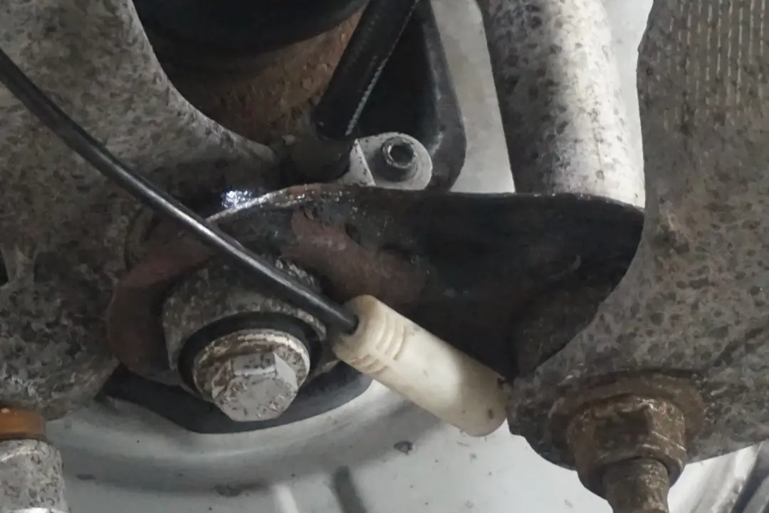 N47 Trasera Derecha O / S Del Eje Suspensión Pierna Soporte Rueda para BMW E61 520D con número de pieza 6770924 BMW E61 520D N47 Trasera Derecha O / S Del Eje Suspensión Pierna Soporte Rueda - SKU 6770924 - Número de pieza 6770924