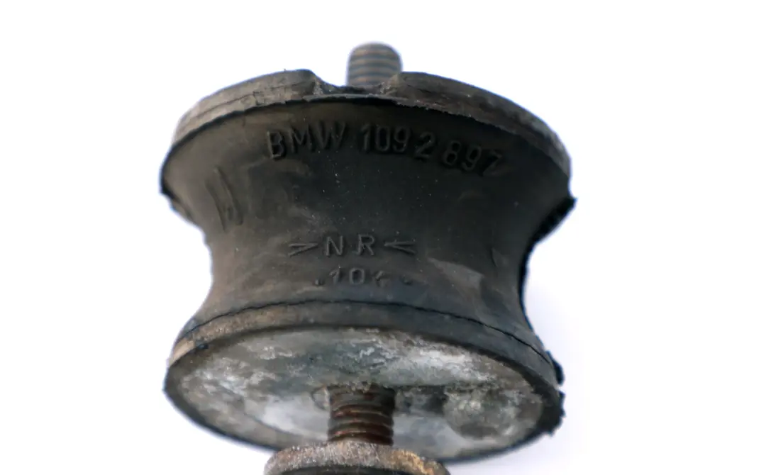 Łożysko poduszka skrzyni biegów do BMW E65 E66 E67 o numerze 22316771130 BMW E65 E66 E67 Łożysko poduszka skrzyni biegów - SKU 6771130 - Numer Części 22316771130