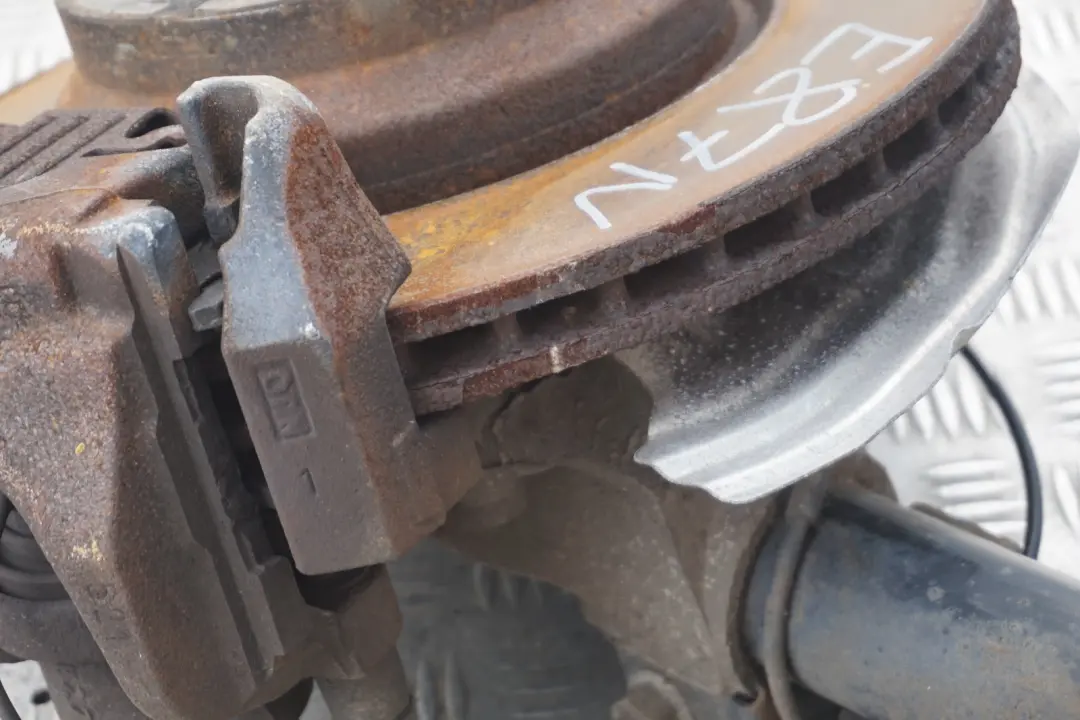 BMW 1er E87 LCI 123d N47S Vorne Links Federbein Bremse Aufhängung Bein - SKU 6771557-4 - Teilenummer 6771557
