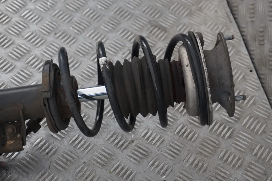 BMW 1er E87 LCI 123d N47S Vorne Links Federbein Bremse Aufhängung Bein - SKU 6771557-4 - Teilenummer 6771557