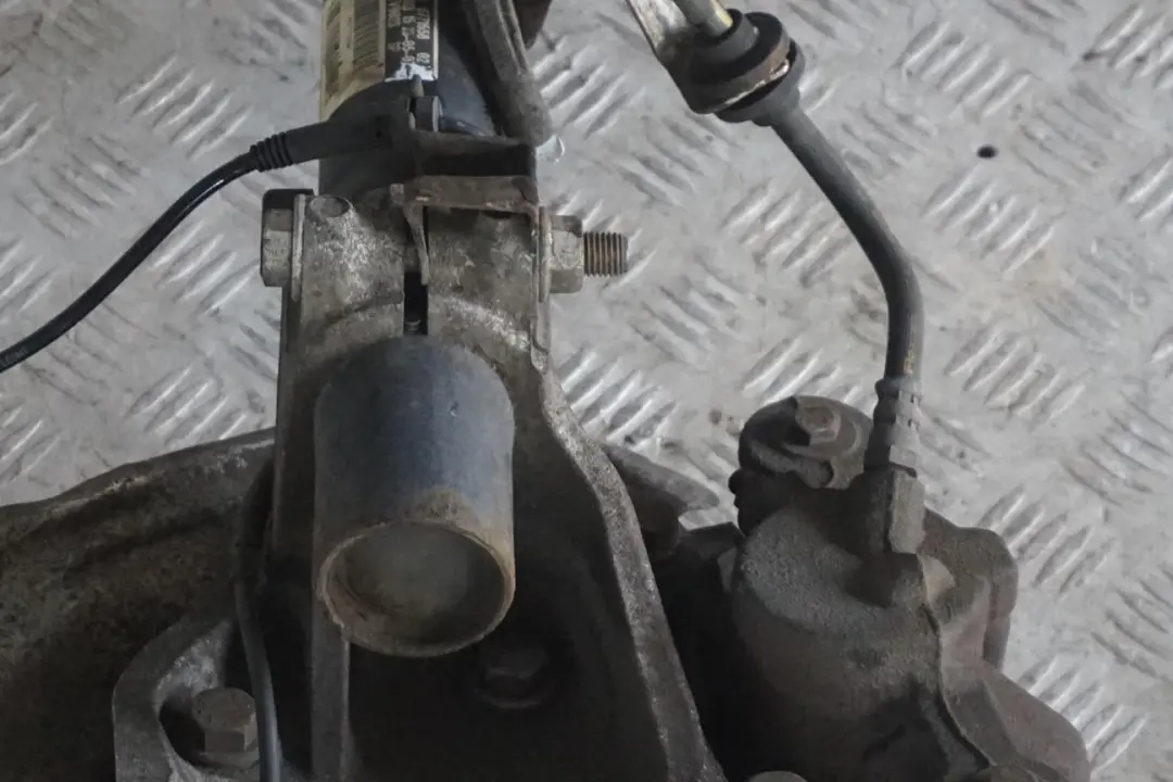 N43 143PS Sport Molla Sospensioni Cuscinetto Perno Frontale Dx per BMW E87 118i con numero di parte 6786020 BMW E87 118i N43 143PS Sport Molla Sospensioni Cuscinetto Perno Frontale Dx - SKU 6771558-2 - Numero di parte 6786020