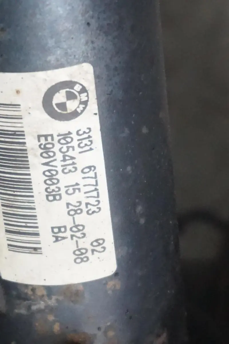 N47 Ammortizzatore Anteriore Sinistro per BMW E90 Touring 318d con numero di parte 6771723 BMW E90 Touring 318d N47 Ammortizzatore Anteriore Sinistro - SKU 6771723 - Numero di parte 6771723