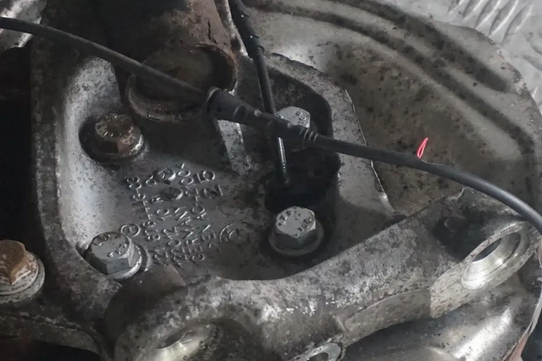 N47 Delantero Izquierdo Resorte Strut Suspension Pierna para BMW E90 318d con número de pieza 6771723 BMW E90 318d N47 Delantero Izquierdo Resorte Strut Suspension Pierna - SKU 6771723 - Número de pieza 6771723