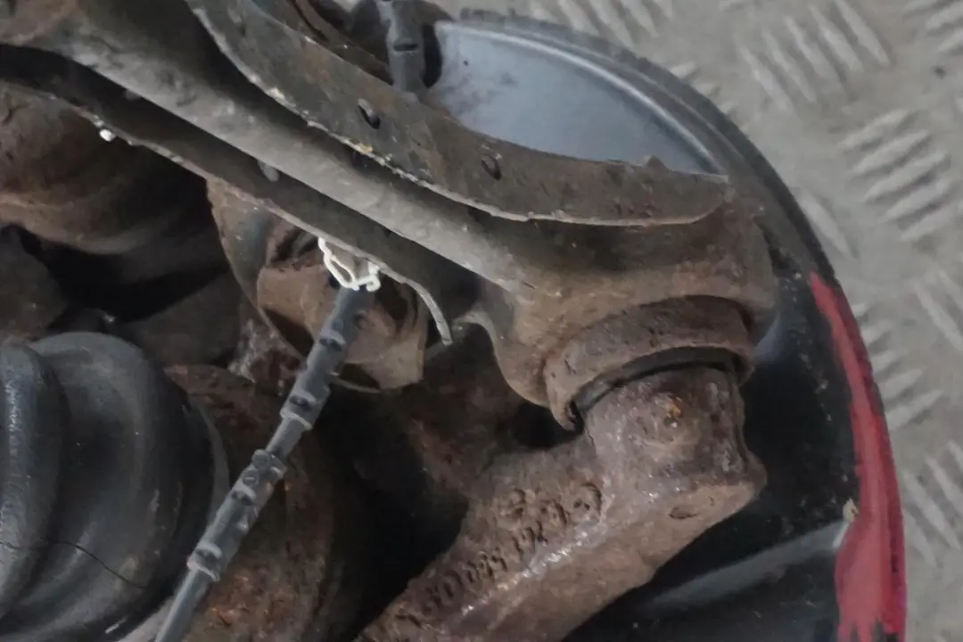 N52 Rear Right O/S Axle Leg Suspension Brake Disc Hub to BMW 3 Series E90 325i with Part number BMW 3 Series E90 325i N52 Rear Right O/S Axle Leg Suspension Brake Disc Hub - SKU 6771725-1 - Part number