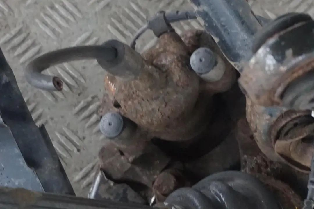 N52 Rear Right O/S Axle Leg Suspension Brake Disc Hub to BMW 3 Series E90 325i with Part number BMW 3 Series E90 325i N52 Rear Right O/S Axle Leg Suspension Brake Disc Hub - SKU 6771725-1 - Part number