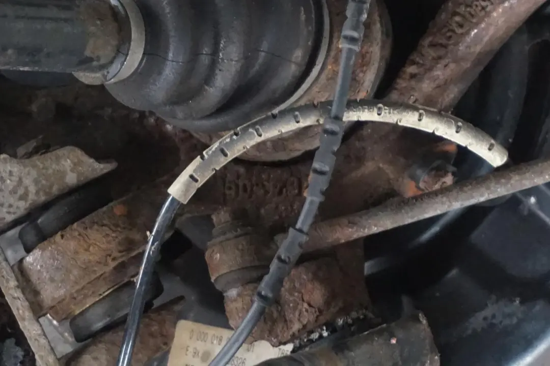 N52 Rear Right O/S Axle Leg Suspension Brake Disc Hub to BMW 3 Series E90 325i with Part number BMW 3 Series E90 325i N52 Rear Right O/S Axle Leg Suspension Brake Disc Hub - SKU 6771725-1 - Part number