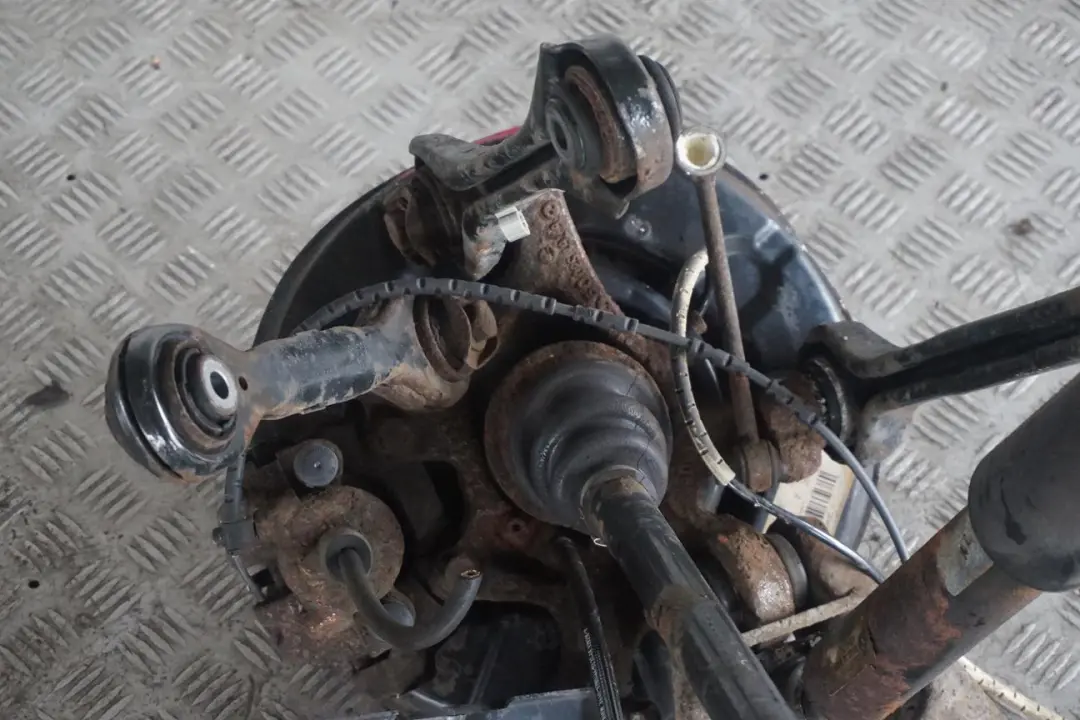 N52 Rear Right O/S Axle Leg Suspension Brake Disc Hub to BMW 3 Series E90 325i with Part number BMW 3 Series E90 325i N52 Rear Right O/S Axle Leg Suspension Brake Disc Hub - SKU 6771725-1 - Part number