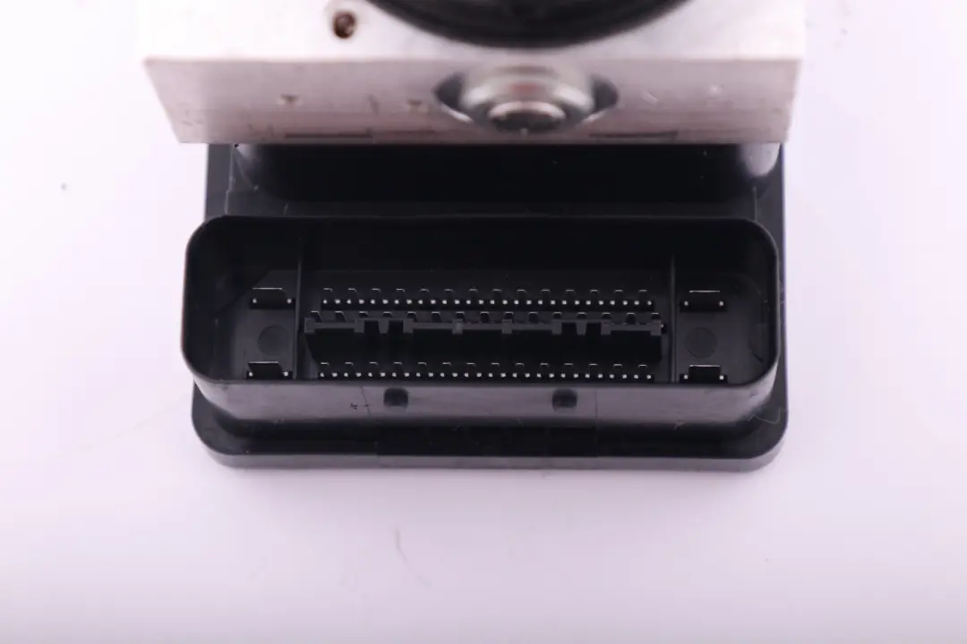 ABS Dsc Centralina Blocco Hydroaggregat 6772214 per BMW E87 E90 E91 con numero di parte 6772213 BMW E87 E90 E91 ABS Dsc Centralina Blocco Hydroaggregat 6772214 - SKU 6772213 - Numero di parte 6772213