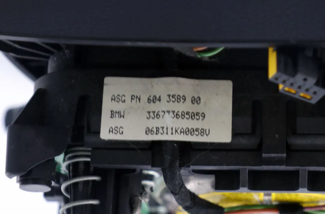 BMW E65 E66 Driver's Side Steering Wheel Module Air Black Bag - SKU 6773685 - Part number 6773685