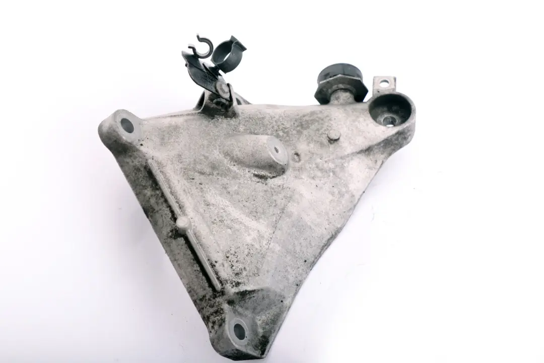 M57N2 Engine Supporting Bracket Left N/S 6770041 to BMW 3 Series E90 E91 E92 330xd with Part number 6774299 BMW 3 Series E90 E91 E92 330xd M57N2 Engine Supporting Bracket Left N/S 6770041 - SKU 6774299 - Part number 6774299