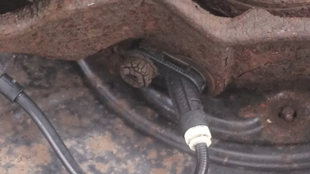 Left N/S Suspension Leg Brake Axle Disc Set to BMW Z4 Series E85 2.2i Roadster Rear with Part number 6774775 BMW Z4 Series E85 2.2i Roadster Rear Left N/S Suspension Leg Brake Axle Disc Set - SKU 6774775 - Part number 6774775