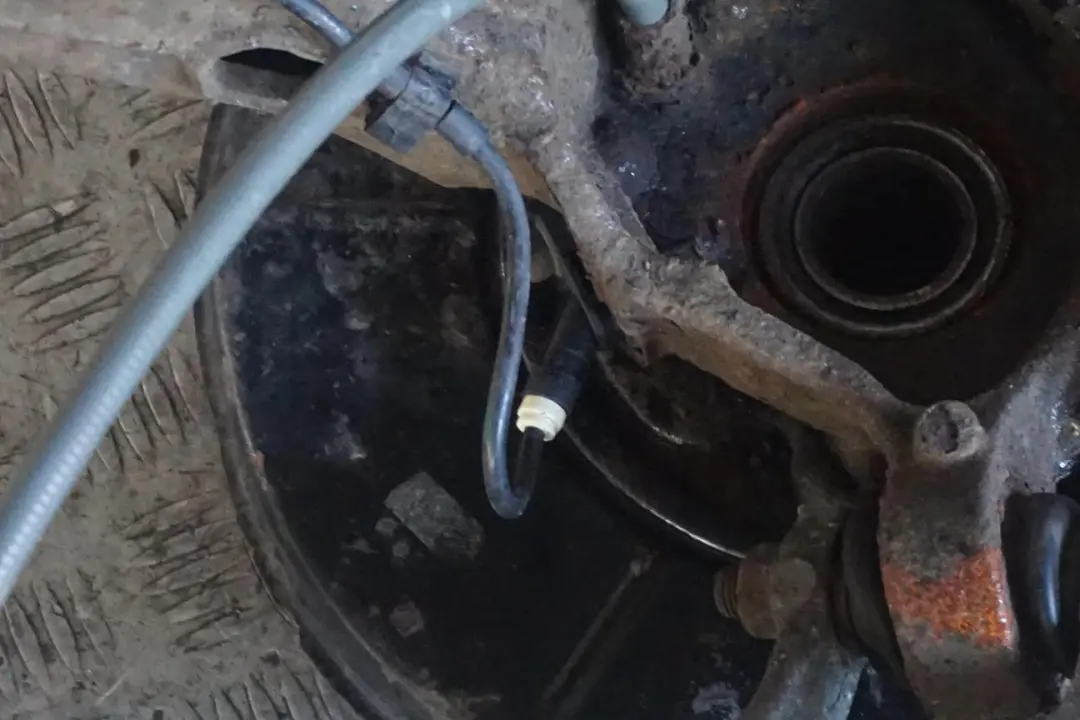 BMW 3 E46 325Ci M54 192PS Abtriebswelle Schwenklager Bremssattel Hinten Links - SKU 6774777-1 - Teilenummer 6774777