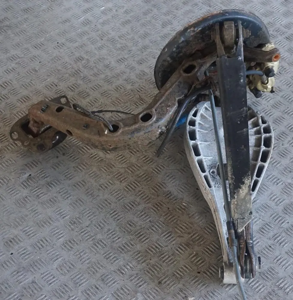 BMW 3 Series E46 325Ci M54 Rear Left N/S Suspension Leg Brake Wheel Hub Axle - SKU 6774777-1 - Part number 6774777