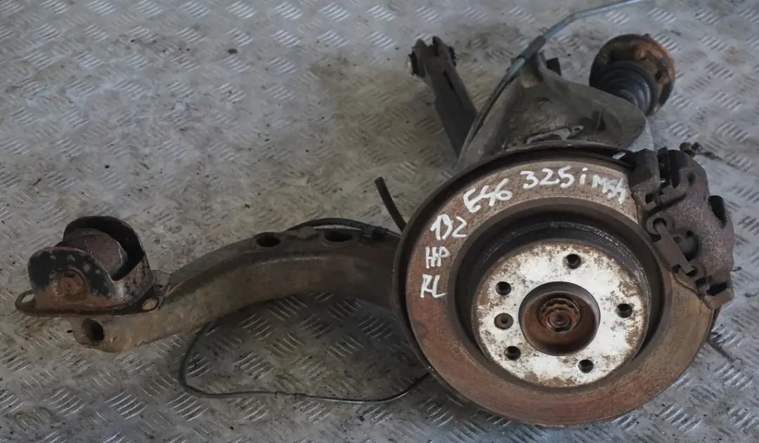 M54 Rear Left N/S Suspension Leg Brake Wheel Hub Axle to BMW 3 E46 Saloon 325i with Part number 6774777 BMW 3 E46 Saloon 325i M54 Rear Left N/S Suspension Leg Brake Wheel Hub Axle - SKU 6774777-3 - Part number 6774777