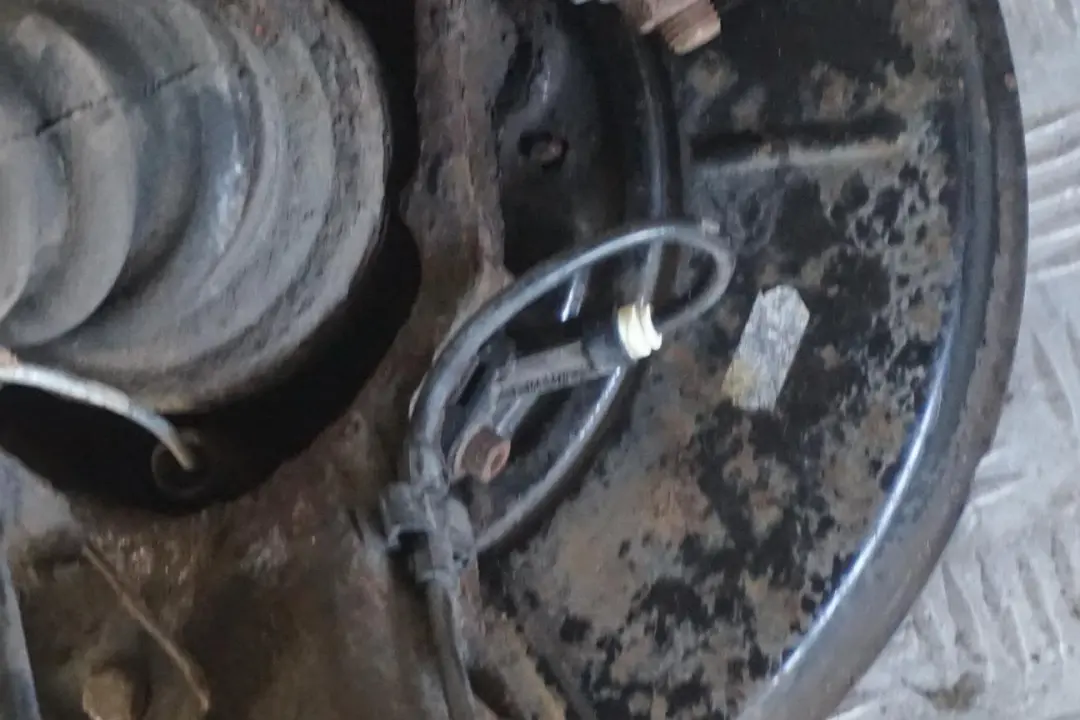 M54 Rear Left N/S Suspension Leg Brake Wheel Hub Axle to BMW 3 E46 Saloon 325i with Part number 6774777 BMW 3 E46 Saloon 325i M54 Rear Left N/S Suspension Leg Brake Wheel Hub Axle - SKU 6774777-3 - Part number 6774777