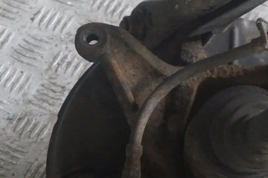 320Ci M54 Rear Right O/S Suspension Leg Brake Wheel Hub Axle to BMW 3 E46 Cabrio with Part number 6774778 BMW 3 E46 Cabrio 320Ci M54 Rear Right O/S Suspension Leg Brake Wheel Hub Axle - SKU 6774778-1 - Part number 6774778