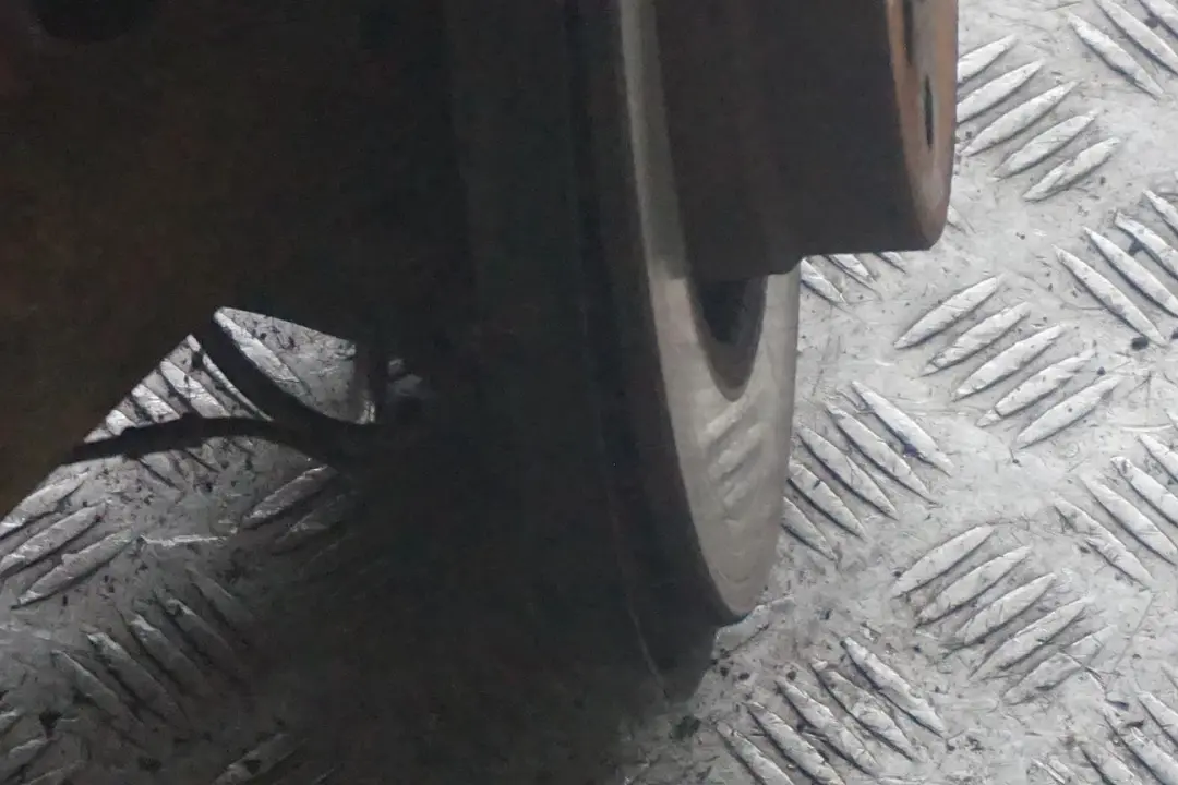 BMW 3 E46 Cabrio 320Ci M54 Rear Right O/S Suspension Leg Brake Wheel Hub Axle - SKU 6774778-1 - Part number 6774778