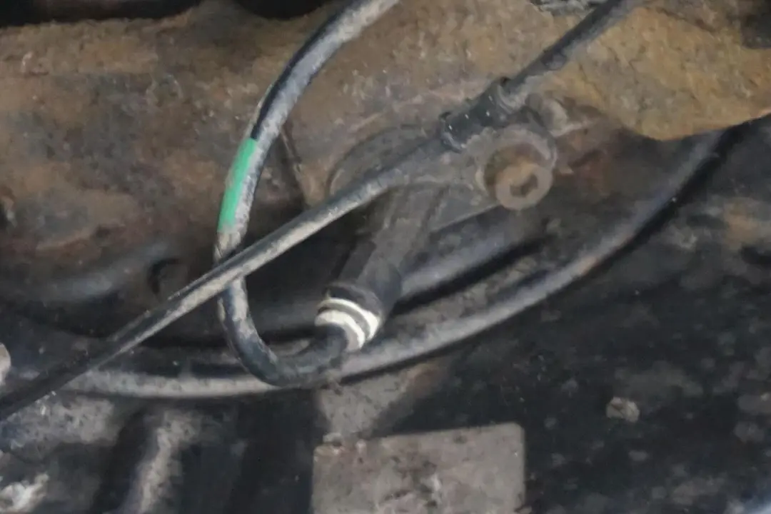 320Ci M54 Rear Right O/S Suspension Leg Brake Wheel Hub Axle to BMW 3 E46 Cabrio with Part number 6774778 BMW 3 E46 Cabrio 320Ci M54 Rear Right O/S Suspension Leg Brake Wheel Hub Axle - SKU 6774778-1 - Part number 6774778