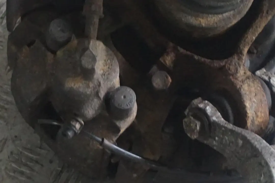 BMW 3 E46 Cabrio 320Ci M54 Rear Right O/S Suspension Leg Brake Wheel Hub Axle - SKU 6774778-1 - Part number 6774778