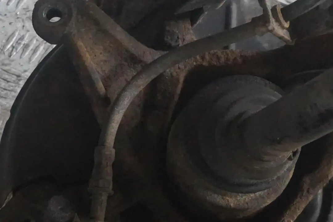 BMW 3 E46 Cabrio 320Ci M54 Rear Right O/S Suspension Leg Brake Wheel Hub Axle - SKU 6774778-1 - Part number 6774778