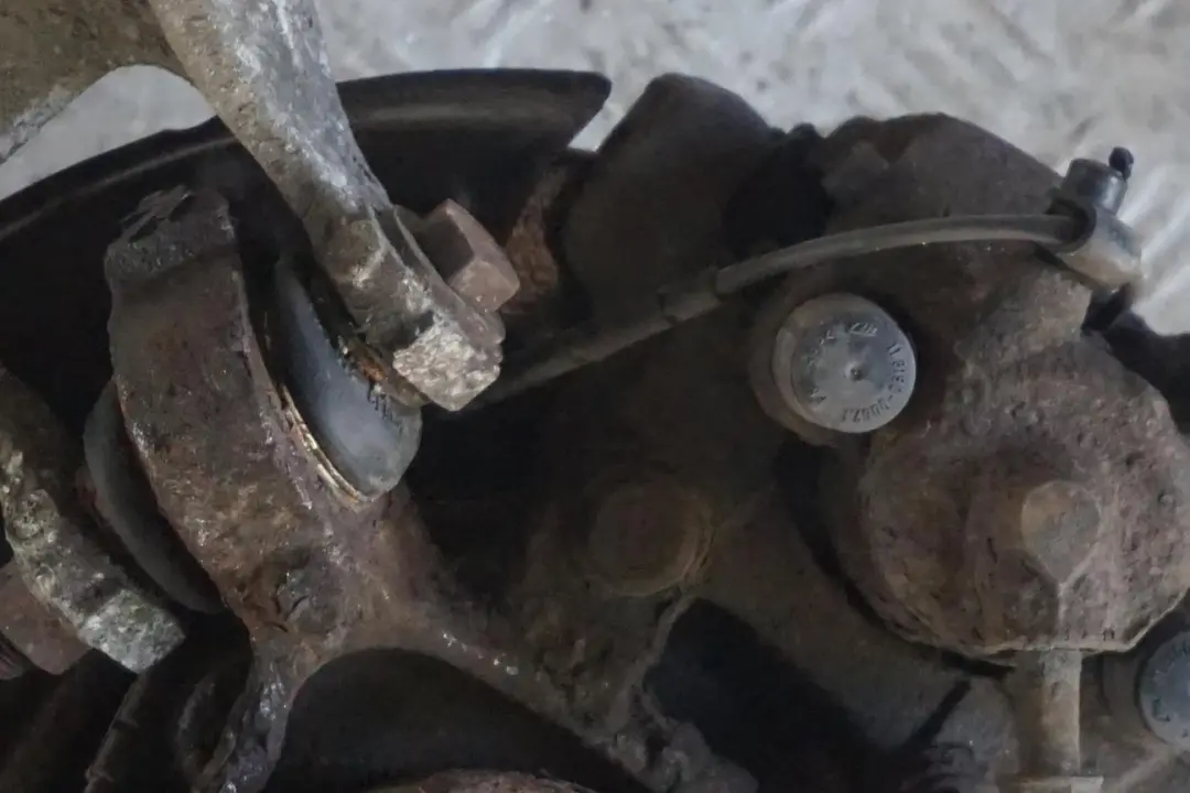 M54 Rear Right O/S Suspension Leg Brake Wheel Hub Axle to BMW 3 E46 Saloon 325i with Part number 6774778 BMW 3 E46 Saloon 325i M54 Rear Right O/S Suspension Leg Brake Wheel Hub Axle - SKU 6774778-2 - Part number 6774778