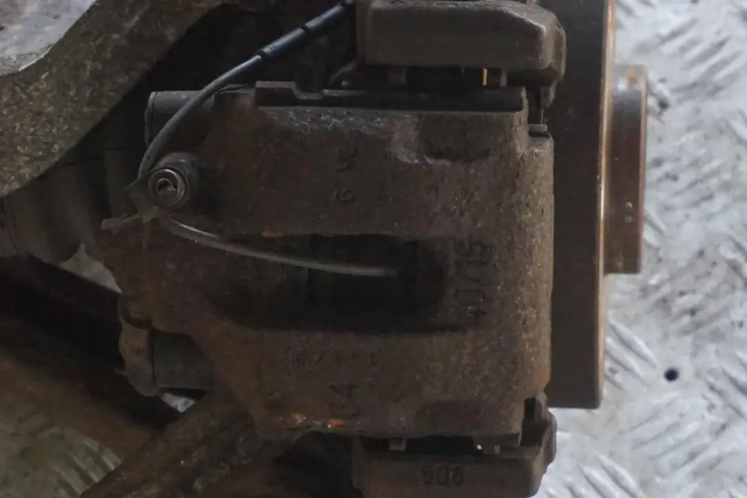 M54 Rear Right O/S Suspension Leg Brake Wheel Hub Axle to BMW 3 E46 Saloon 325i with Part number 6774778 BMW 3 E46 Saloon 325i M54 Rear Right O/S Suspension Leg Brake Wheel Hub Axle - SKU 6774778-2 - Part number 6774778