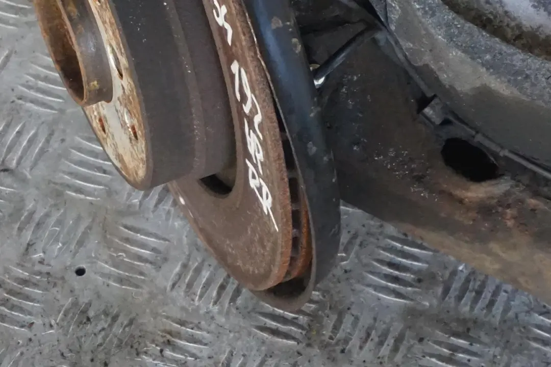 M54 192PS Abtriebswelle Schwenklager Hinten Rechts für BMW 3 E46 Limousine 325i mit Teilenummer 6774778 BMW 3 E46 Limousine 325i M54 192PS Abtriebswelle Schwenklager Hinten Rechts - SKU 6774778-2 - Teilenummer 6774778