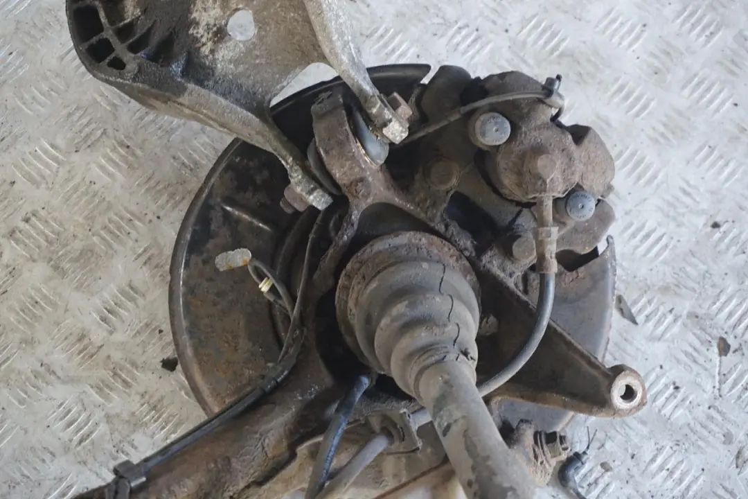 M54 Rear Right O/S Suspension Leg Brake Wheel Hub Axle to BMW 3 E46 Saloon 325i with Part number 6774778 BMW 3 E46 Saloon 325i M54 Rear Right O/S Suspension Leg Brake Wheel Hub Axle - SKU 6774778-2 - Part number 6774778